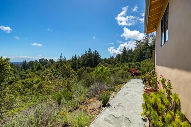 1081 Avocado Road, Watsonville CA: https://media.crmls.org/mediaz/d499abed-793d-458f-add1-a53242f30d29.jpg
