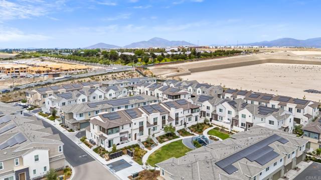 2199 Bluestone Circle, Chula Vista CA: https://media.crmls.org/mediaz/d49a39fe-7bdd-452e-9fa3-54d504f5c8bf.jpg