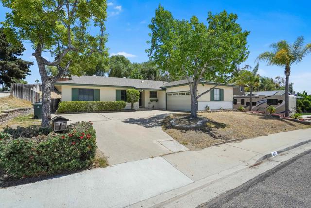 931 Rutgers Ave, Chula Vista CA: https://media.crmls.org/mediaz/d49a714a-3815-4226-92cc-34d63e56ea9d.jpg