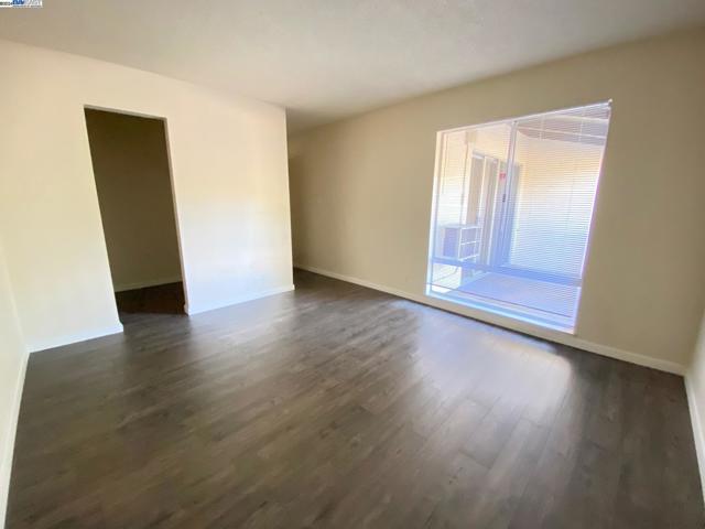 1600 Laguna St, Concord, California 94520-7108, 1 Bedroom Bedrooms, ,1 BathroomBathrooms,Condominium,For Sale,Laguna St,41070279