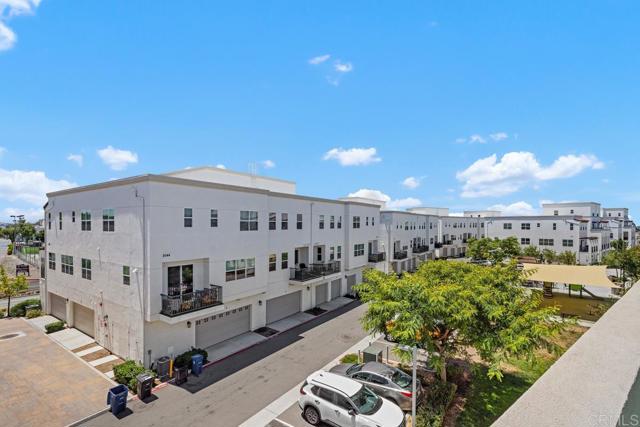 2040 Mindoro Lane, Chula Vista CA: https://media.crmls.org/mediaz/d49bc2d8-c45d-406d-9220-4427460dd6e4.jpg