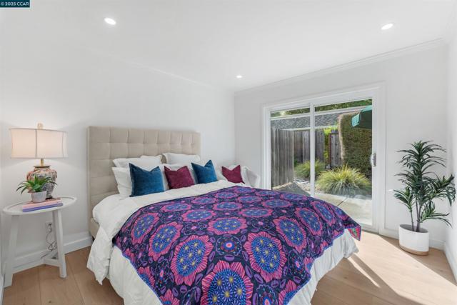 2933 Ptarmigan Dr, Walnut Creek CA: https://media.crmls.org/mediaz/d49c0d99-2435-4fda-ba78-93ff10e7b470.jpg