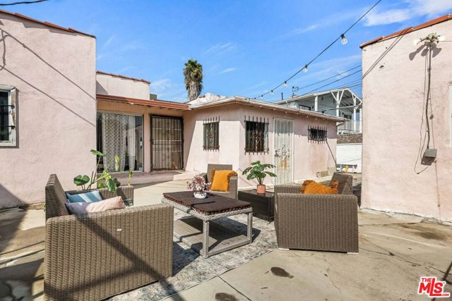 606 N Alta Vista Boulevard, Los Angeles CA: https://media.crmls.org/mediaz/d49c2095-dc64-405b-b3e1-dd3a5567adb4.jpg