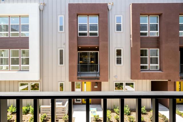 2119 Stanford Street, Alameda CA: https://media.crmls.org/mediaz/d49c368f-9b07-4055-b28a-670d13440599.jpg