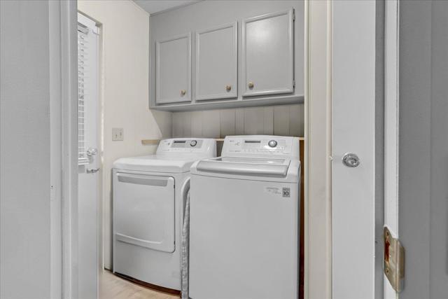 17617 Pond Derosa, Salinas CA: https://media.crmls.org/mediaz/d49c7485-ea60-4489-b112-30c6497e7d54.jpg