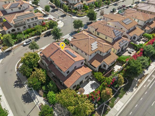 42059 Vinha Way, Fremont CA: https://media.crmls.org/mediaz/d49d3459-01fa-4f84-b5e9-0ee3d278a498.jpg