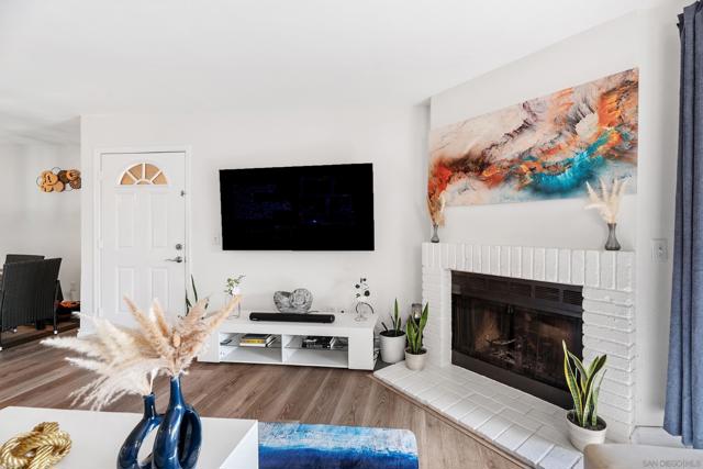 2910 Alta View Dr, San Diego CA: https://media.crmls.org/mediaz/d49d7812-7cfc-4f58-833f-931e5236b092.jpg