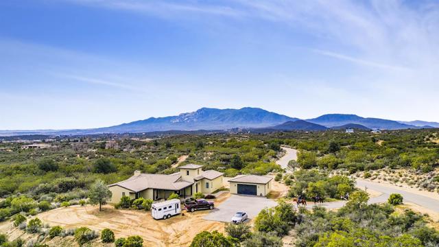 listing main picture