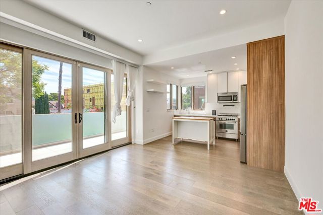 1249 N Formosa Avenue, West Hollywood CA: https://media.crmls.org/mediaz/d49f0bc8-5ce5-4b85-8775-ef9b4fd50b21.jpg