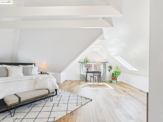2602 Adeline St, Oakland CA: https://media.crmls.org/mediaz/d49f3104-28d0-41ca-9ae5-53fc01a834fa.jpg