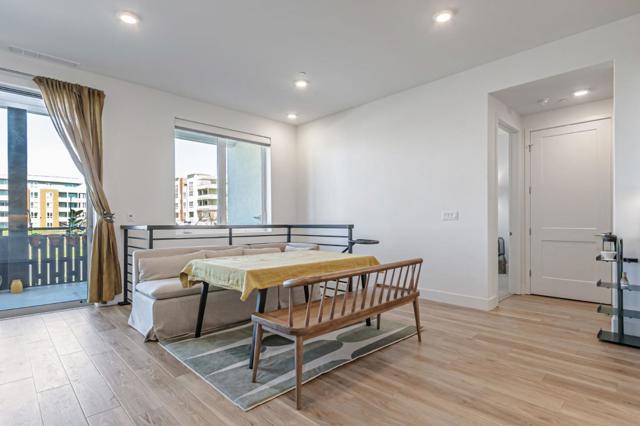 2250 Kilowatt Way, Fremont CA: https://media.crmls.org/mediaz/d49fb058-4fef-4dc2-a7e5-2eb0d3ec4919.jpg