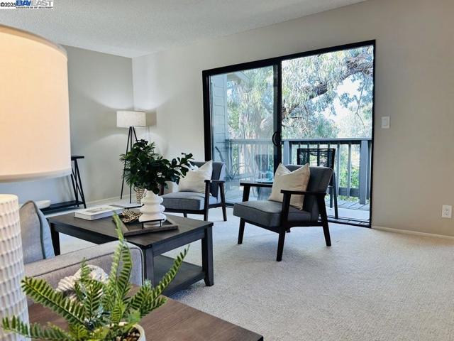 900 Cambridge Dr, Benicia CA: https://media.crmls.org/mediaz/d49fc147-d7fb-4c3e-82e9-939a14656f2f.jpg