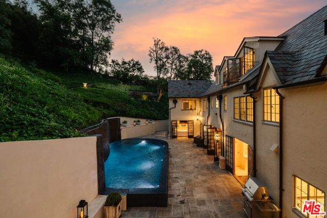 10950 Bellagio Road, Los Angeles CA: https://media.crmls.org/mediaz/d49fd33c-e84b-4946-b1c5-724d1e2b3743.jpg