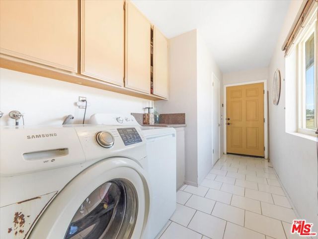 9446 Green Road, Pinon Hills CA: https://media.crmls.org/mediaz/d4a01cd2-5df9-4cdc-8a6a-ddcd34a4950b.jpg