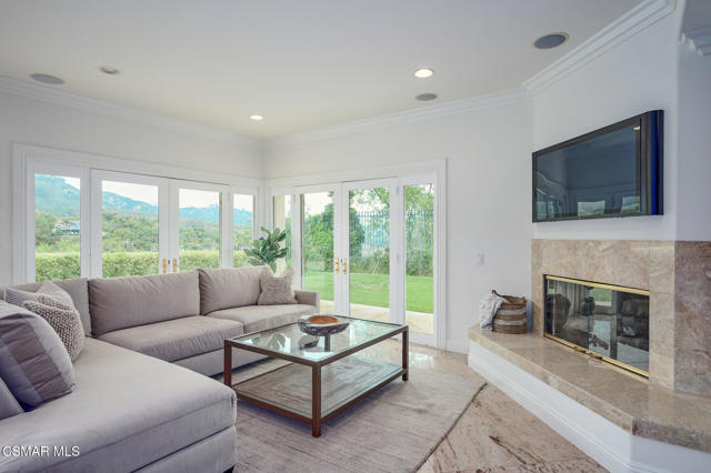 7111 Los Coyotes Place, Camarillo CA: https://media.crmls.org/mediaz/d4a07afd-f43e-4f87-93c8-ed9686a99be5.jpg