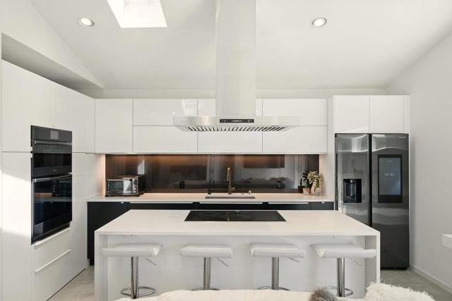 502 Palm Avenue, Los Altos CA: https://media.crmls.org/mediaz/d4a0a8c8-6bda-4115-a1df-873787e52ac6.jpg