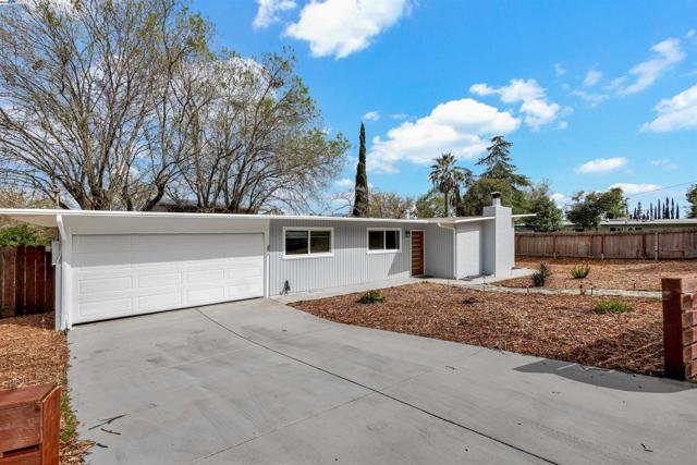 1167 Temple Dr, Pacheco CA: https://media.crmls.org/mediaz/d4a0b74e-84c7-487a-9f3d-38a91d4fb840.jpg