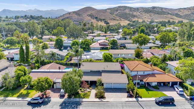 1661 Oldcastle Place, Westlake Village CA: https://media.crmls.org/mediaz/d4a10fde-af2b-497b-a73c-31c72b305ded.jpg