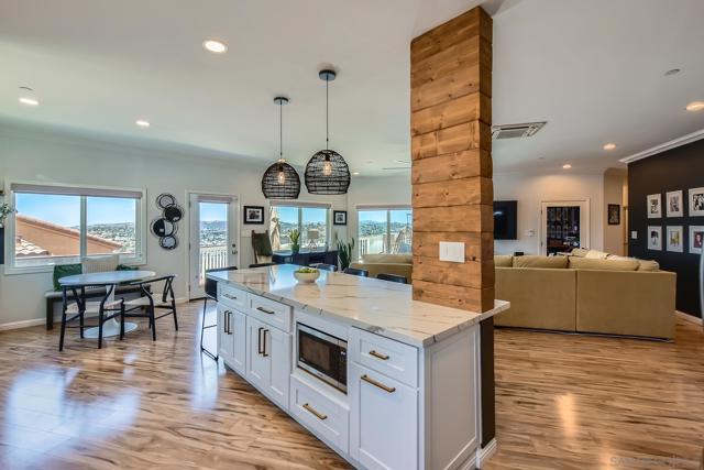 9180 Tokaj Ln, Spring Valley CA: https://media.crmls.org/mediaz/d4a11222-c0ad-416f-af92-5a7ca54a7552.jpg