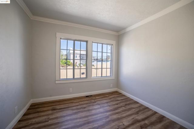 3517 Allendale Ave, Oakland CA: https://media.crmls.org/mediaz/d4a254a3-21e8-49ee-b72c-4e3e13e426a2.jpg