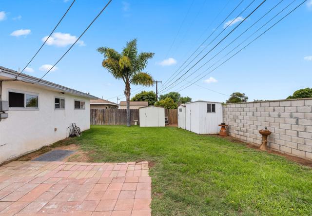 462 Carnation Avenue, Imperial Beach CA: https://media.crmls.org/mediaz/d4a28dcf-dd90-49cb-9723-2b9e42a8ded7.jpg