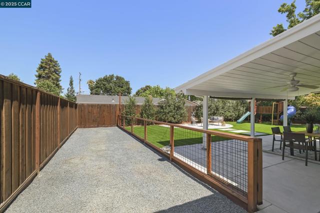 3937 Majestic Dr, Concord CA: https://media.crmls.org/mediaz/d4a2b3f2-b39a-4b73-b896-1e70937ed8b2.jpg