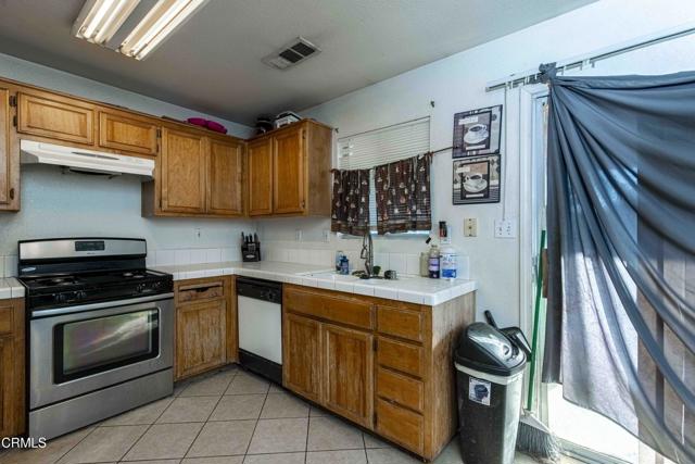 4203 Noella Road, Bakersfield CA: https://media.crmls.org/mediaz/d4a2bcb7-09e5-41c6-b13c-4547edca3b04.jpg