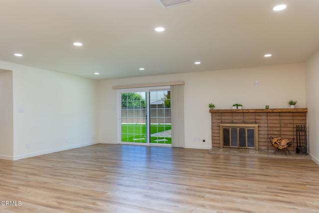 901 Decatur Avenue, Ventura CA: https://media.crmls.org/mediaz/d4a31a8f-349c-43f0-9084-2958172c2a27.jpg