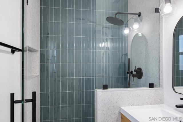 2170 Montclair St, San Diego CA: https://media.crmls.org/mediaz/d4a35db7-9d2f-451b-bc50-7a0ce336d1d2.jpg