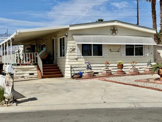 32075 Westchester Drive, Thousand Palms CA: https://media.crmls.org/mediaz/d4a455da-c3a7-4f37-8f35-26ac412f9d99.jpg