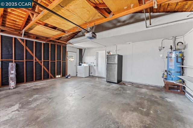 1566 Mann Dr, Pinole CA: https://media.crmls.org/mediaz/d4a502d4-0573-498e-98d4-0078fd204ea5.jpg
