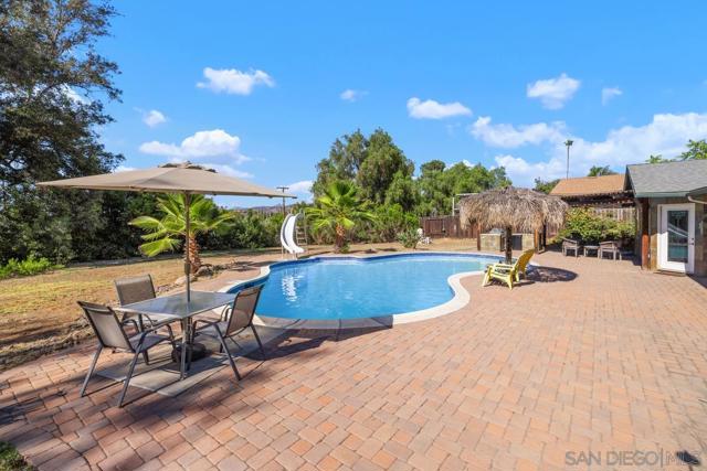 1140 Cloverleaf Dr, El Cajon CA: https://media.crmls.org/mediaz/d4a5d116-ea39-4e58-91b4-9d26adeeb854.jpg