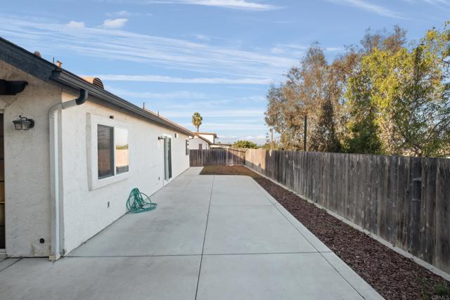 Detail Gallery Image 19 of 39 For 1347 Dorsey Way, Vista,  CA 92083 - 3 Beds | 2 Baths