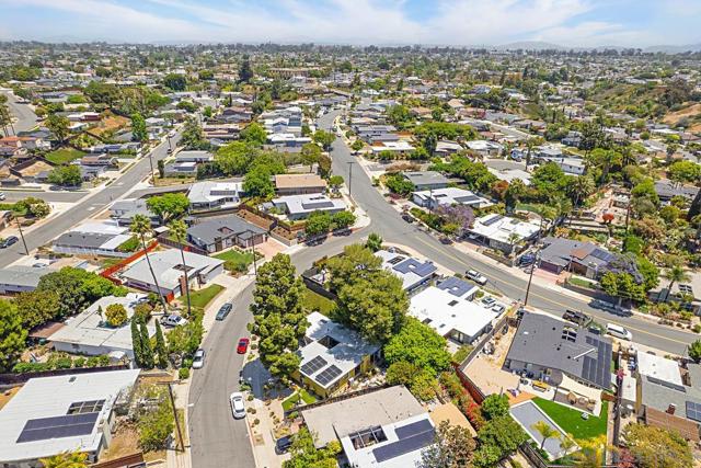 3455 Aldford Dr, San Diego CA: https://media.crmls.org/mediaz/d4a7360d-e627-454f-a23d-04805c2b4fcc.jpg