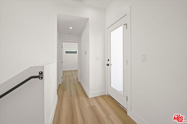 910 N Hudson Avenue, Los Angeles CA: https://media.crmls.org/mediaz/d4a81327-9396-4af3-8d0f-95167a9715ee.jpg