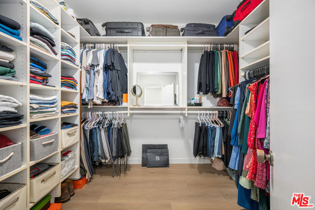 1520 Camden Avenue, Los Angeles CA: https://media.crmls.org/mediaz/d4a8207e-09a0-4e87-b44d-4660ef1ce17c.jpg
