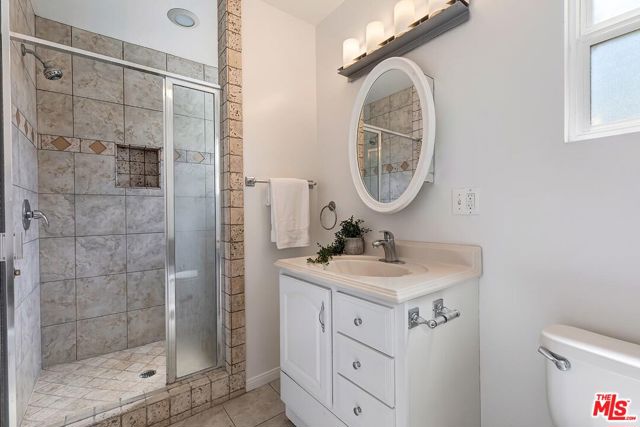 4208 Jasmine Avenue, Culver City CA: https://media.crmls.org/mediaz/d4a8d4e1-f219-4088-b125-9ac709acf120.jpg