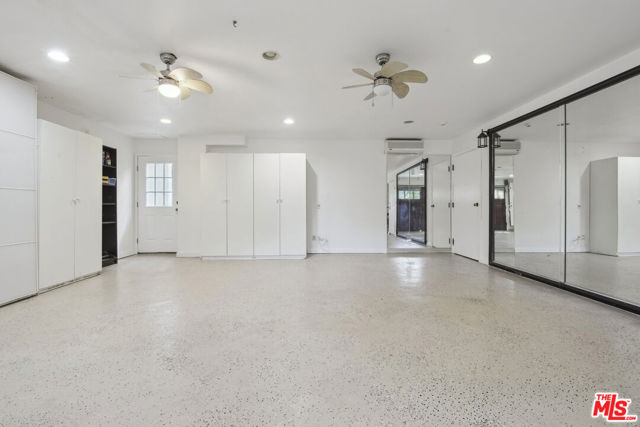 5527 Columbus Avenue, Sherman Oaks CA: https://media.crmls.org/mediaz/d4aa2b52-457a-43f9-b886-f8049e9a6938.jpg
