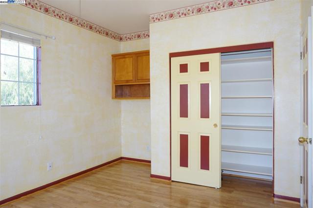 30278 Willowbrook Rd, Hayward CA: https://media.crmls.org/mediaz/d4aa8b10-bfa6-4f1c-8975-6f5eca84e1d9.jpg