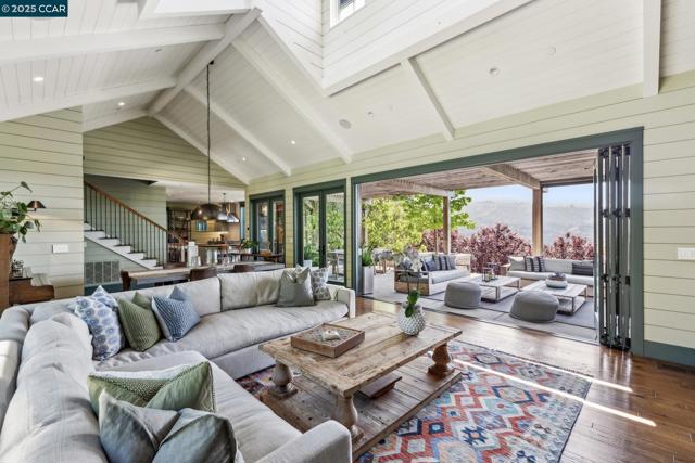 25 La Campana, Orinda CA: https://media.crmls.org/mediaz/d4ac3ab9-8638-443d-8c57-ac6395cb5bc3.jpg
