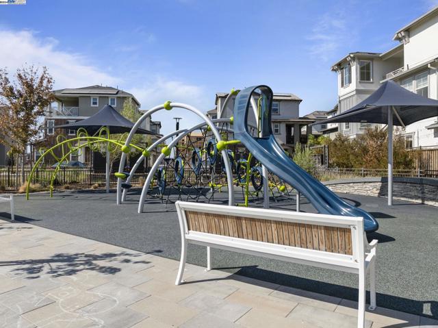 Image 38 of 39 For 9572 Seawind Way