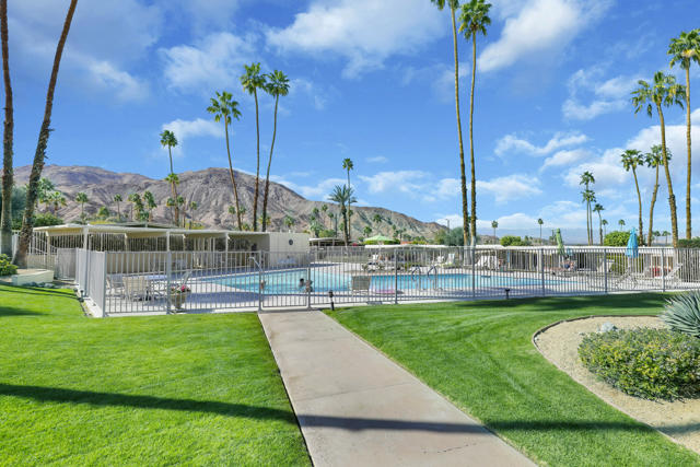 46173 Highway 74, Palm Desert CA: https://media.crmls.org/mediaz/d4ad2d17-3758-4196-8ccc-096c5b310736.jpg