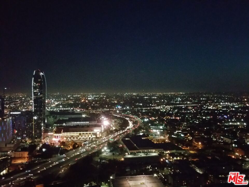 https://media.crmls.org/mediaz/d4ae3796-83a5-4df5-b12e-eb2d62eee10c.jpg?preset=X-Large