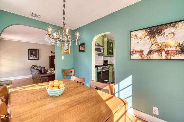 Detail Gallery Image 6 of 34 For 1881 Paloma St, Pasadena,  CA 91104 - 3 Beds | 2 Baths