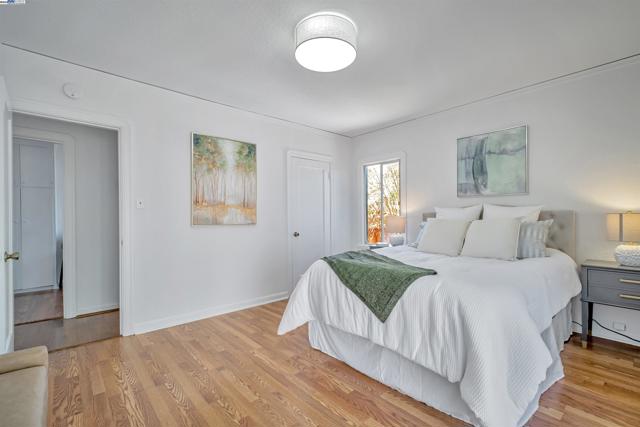 3780 Somerset Ave, Castro Valley CA: https://media.crmls.org/mediaz/d4afaf78-e960-4a4b-9a3e-8c2b0ee785f4.jpg