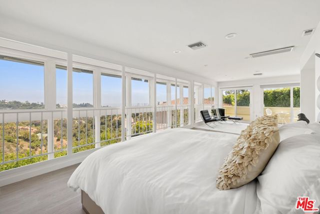 1244 Stradella Road, Los Angeles CA: https://media.crmls.org/mediaz/d4afcc29-5e2a-45c5-a73c-d080f879ae24.jpg