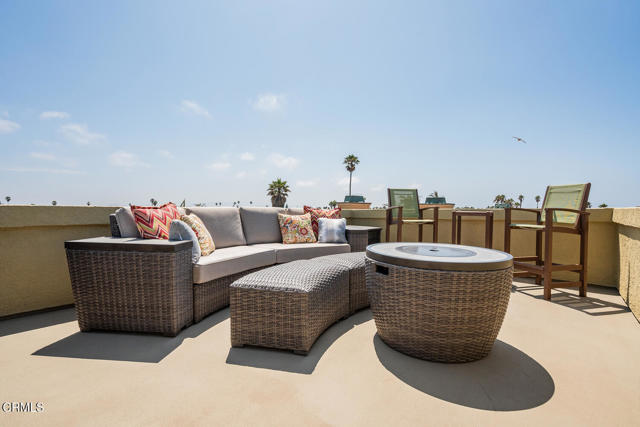 5114 Marlin Way, Oxnard CA: https://media.crmls.org/mediaz/d4b012e1-ffaa-4c91-93b3-2b57692030ef.jpg