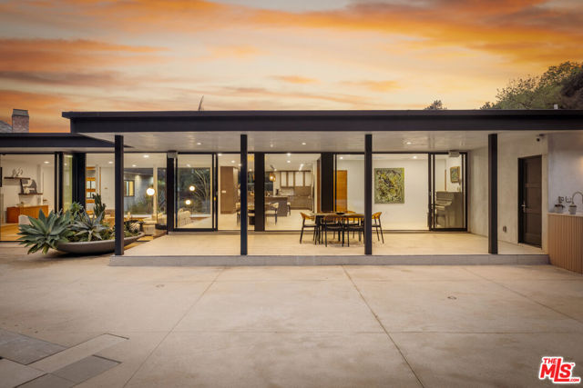 9991 Liebe Drive, Beverly Hills CA: https://media.crmls.org/mediaz/d4b04950-1eff-4a56-8fb2-ce4705399d93.jpg