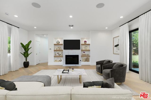 4929 Lakeview Canyon Road, Westlake Village CA: https://media.crmls.org/mediaz/d4b06c48-c91c-4a5d-be38-dce6bf532292.jpg