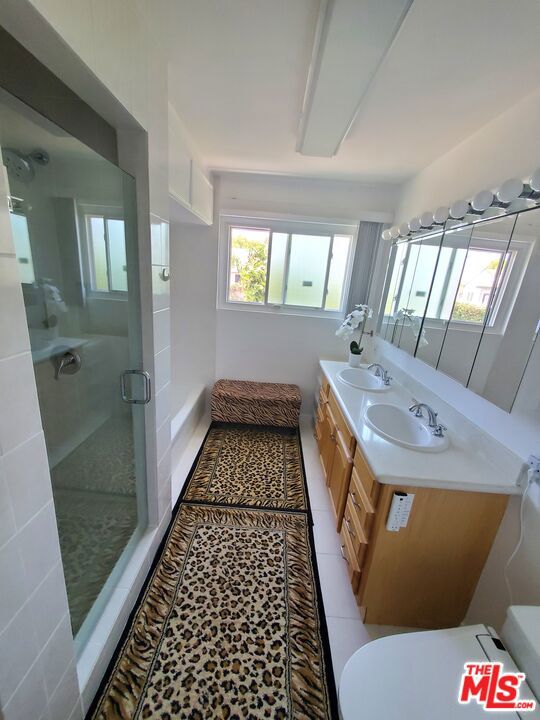 8130 Grimsby Avenue, Los Angeles CA: https://media.crmls.org/mediaz/d4b0da73-cc18-49ce-b15d-fd89cfb009a5.jpg